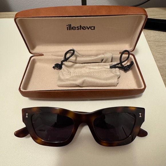 Illesteva Donna Sunglasses - Tortoiseshell - Picture 1 of 2